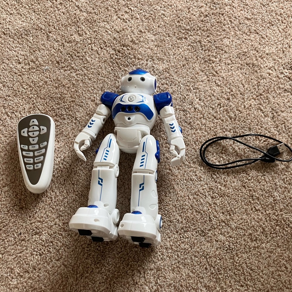 RC Interactive Robot - Picture 2 of 5